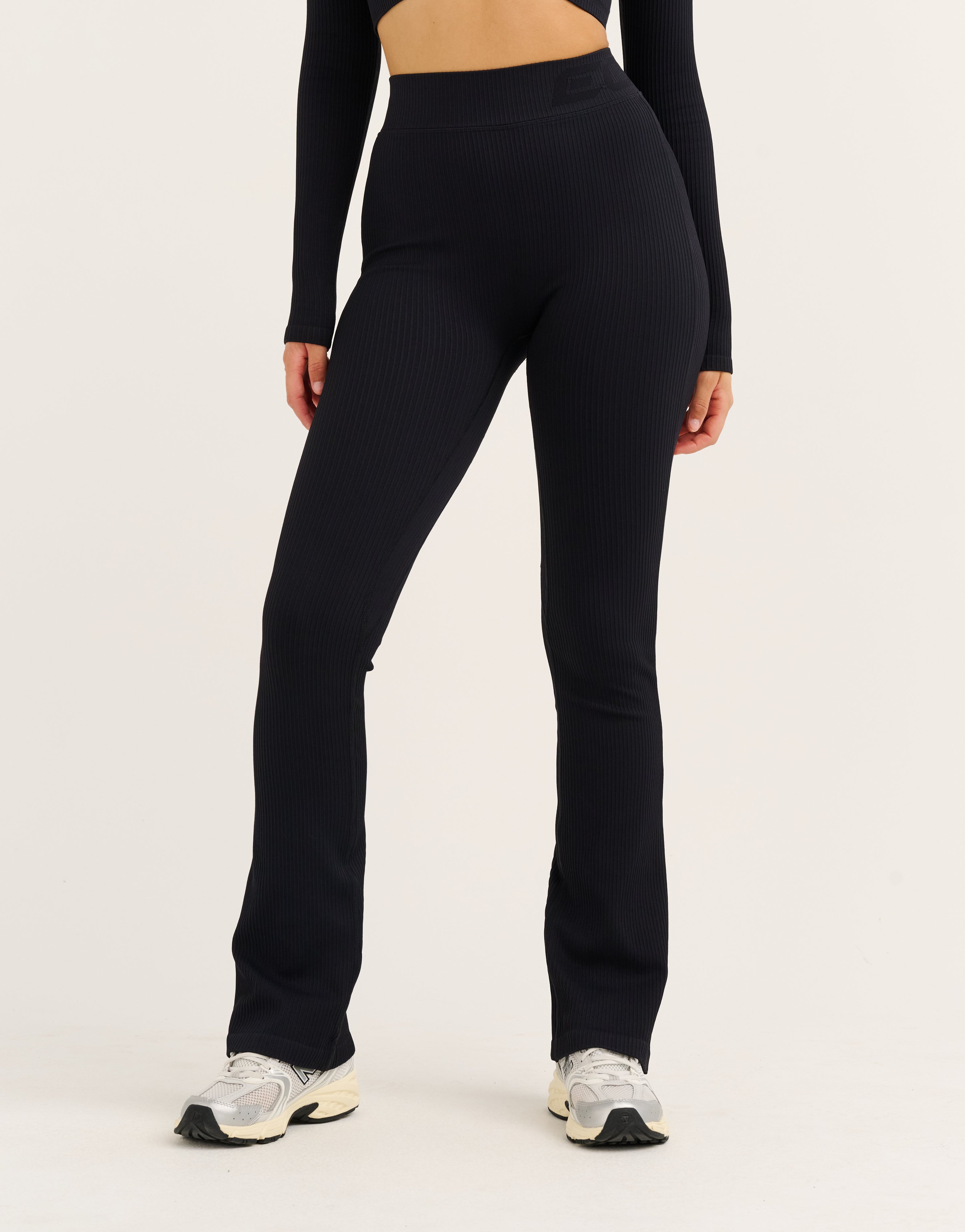 Arise Comfort Mid-Waist Flare Leggings - Stealth Black