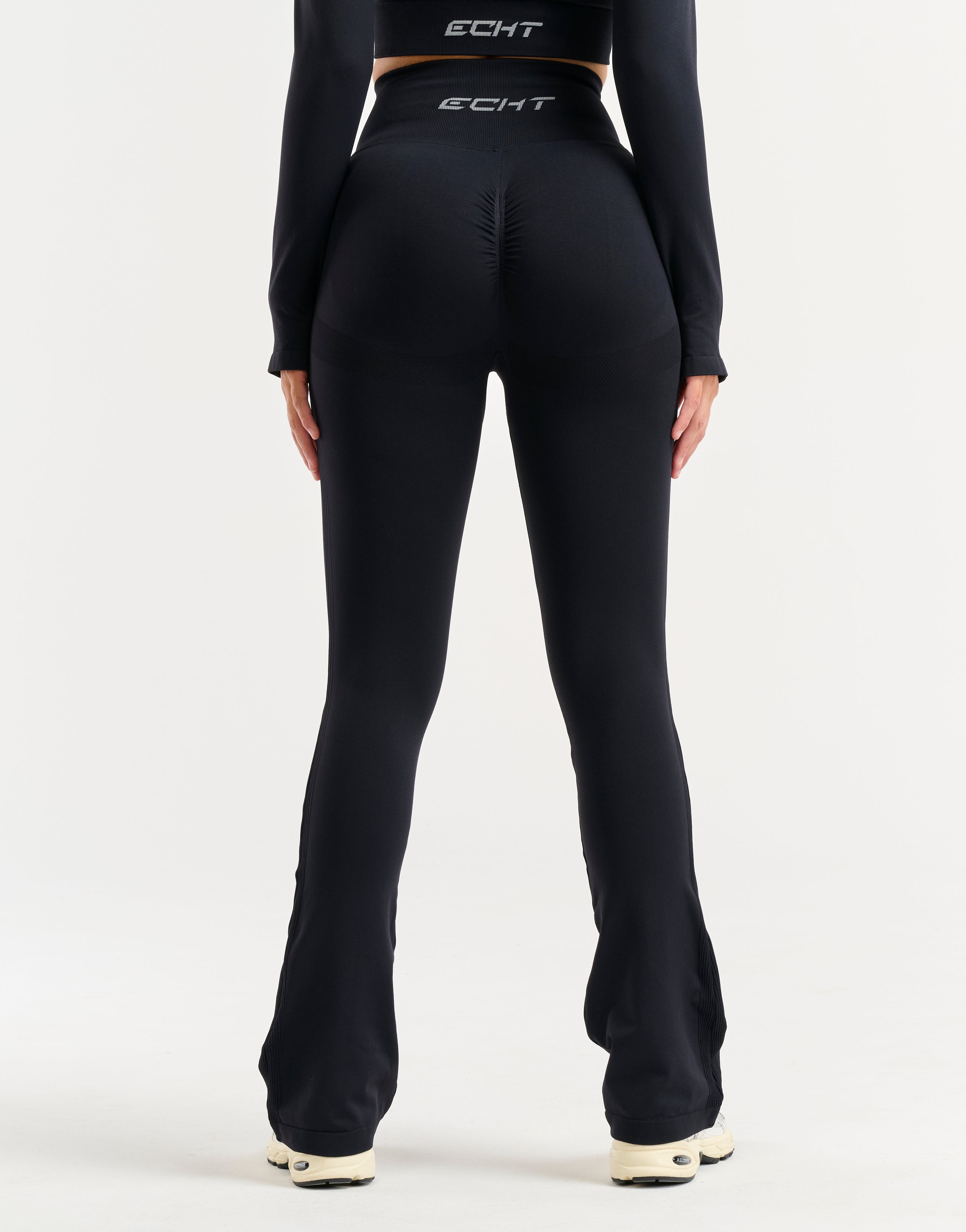 Arise Essential Flare Leggings - Black