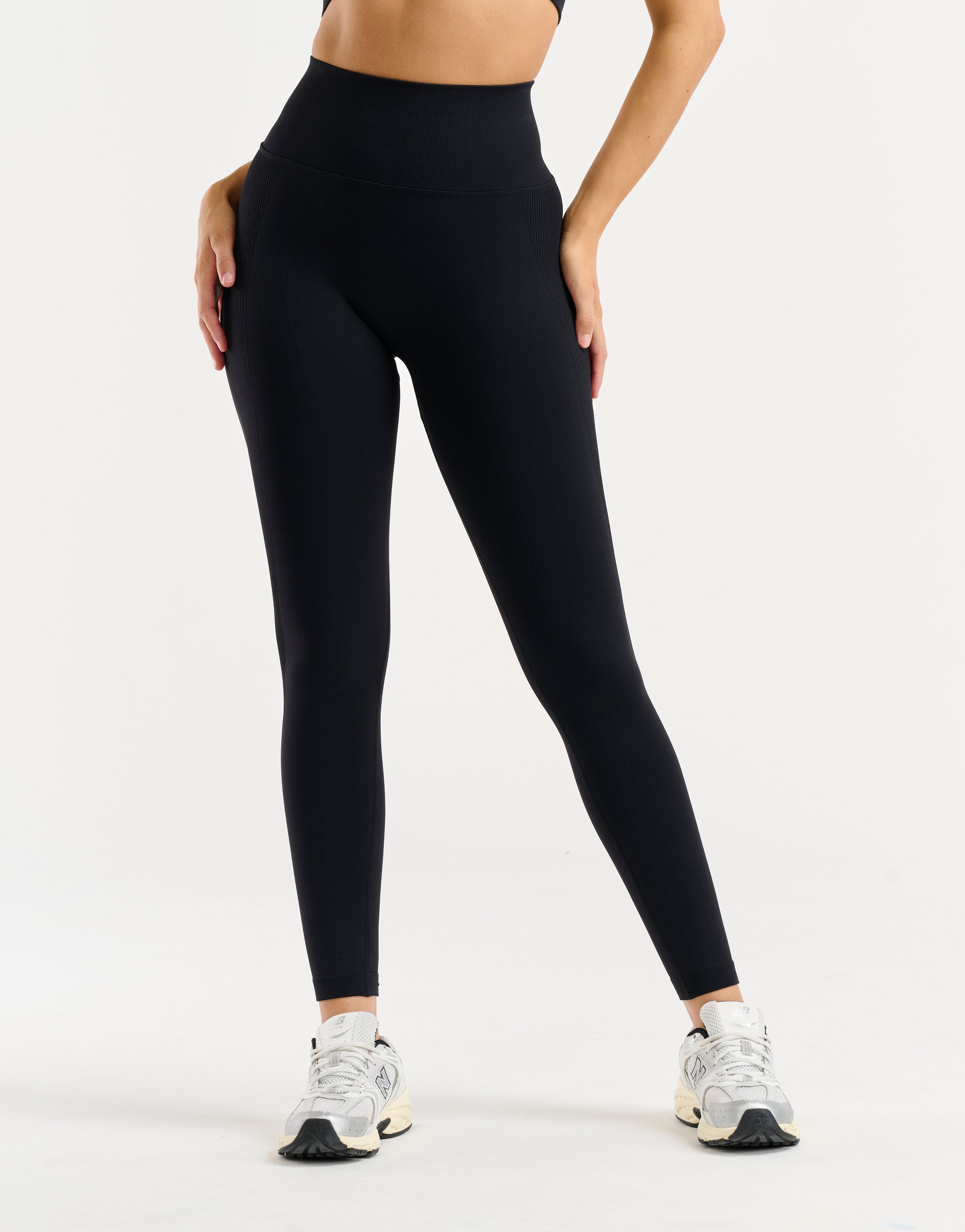 Arise Essential Leggings - Black